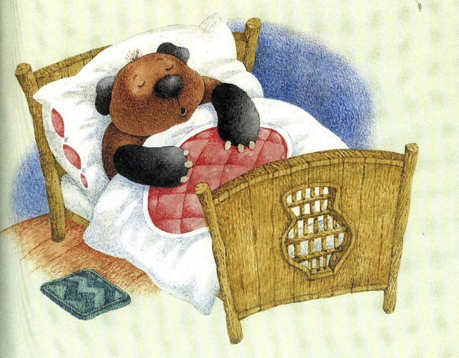 Мишка лег спать. Мишка в кроватке. Медвежонок в кроватке.